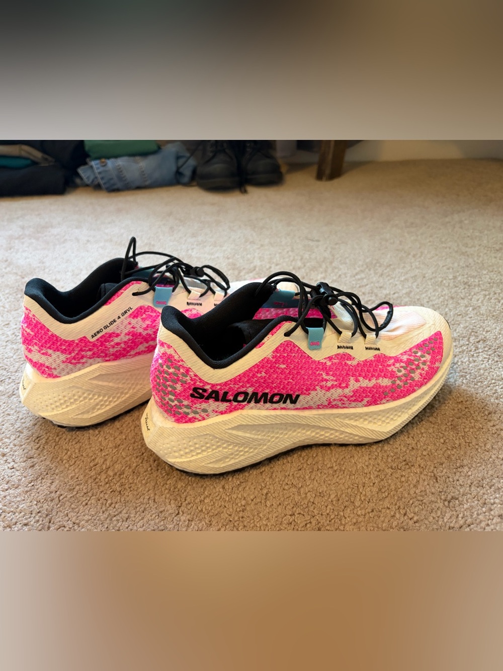 🐞 SALOMON - Pink & White Running Shoes - Size 7.5